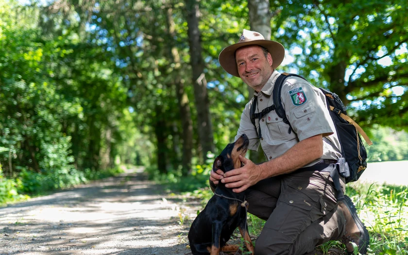 Ranger mit Huendin