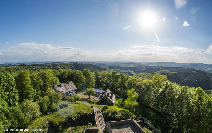 Aussicht von der Ginsburg am Rothaarsteig bei Lützel