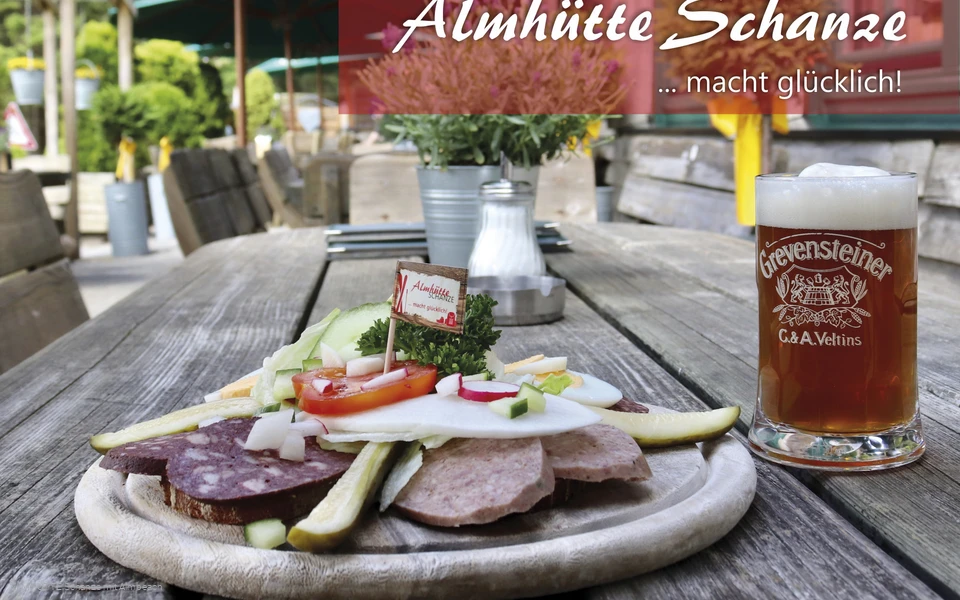 Brotzeit in der ALMHÜTTE Schanze mit frisch gezapftem Bier ... macht glücklich