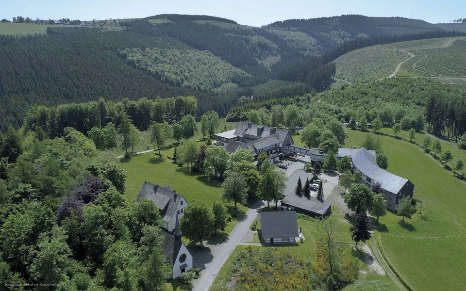 Luftaufnahme Berghotel Hoher Knochen Schmallenberg Ruheberg