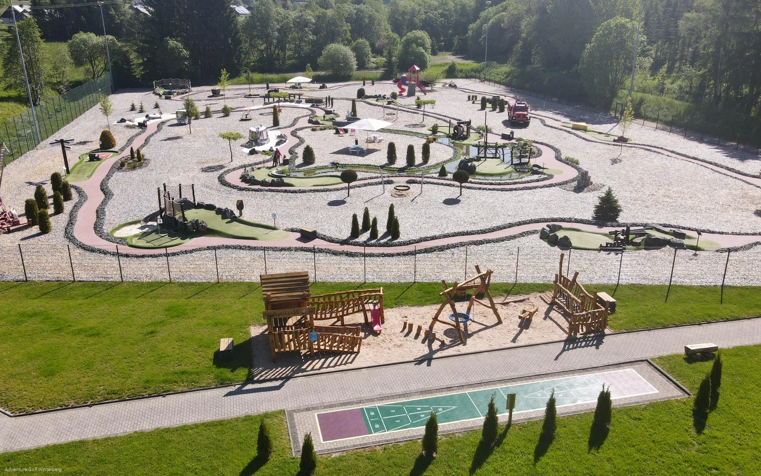 Luftaufnahme Adventure Golf Platz bei Winterberg